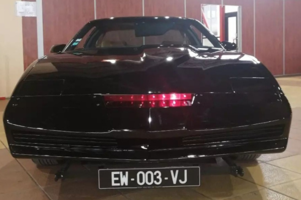 voiture k2000 de face