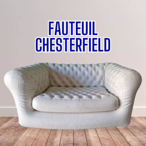 Fauteuil en modèle chesfterfield de couleur blanche.